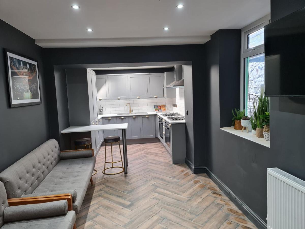 Lombard House - Boutique Hotel In Swansea *